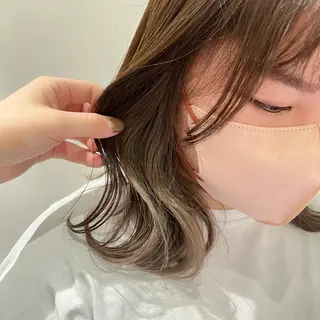 ミディアム カラー 浦﨑 笑美里のヘアスタイル