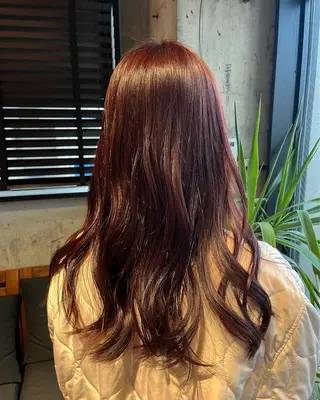 ロング カラー/ブリーチ 岸谷真幸のヘアスタイル