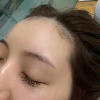 アイブロウ femme 當田 莉央のヘアスタイル