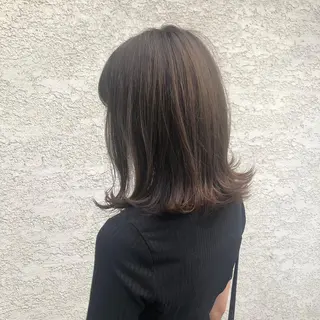 セミロング カラー putri 副店長 岸本　拓真のヘアスタイル