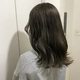 セミロング 高津 千慧のヘアスタイル