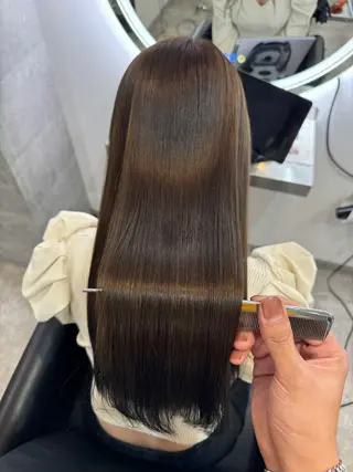 ロング _WHITE所属・_white 髪質改 善ハイライト吉田裕馬のヘアスタイル