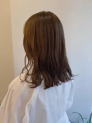 ミディアム カラー yupi🐈⬛ レイヤー/パーマのヘアスタイル