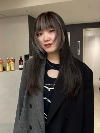 カラー ヒガシ サヨのヘアスタイル
