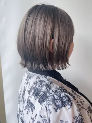 ショート morio from london所属・松岡彩華 ボブ /グレージュのヘアスタイル