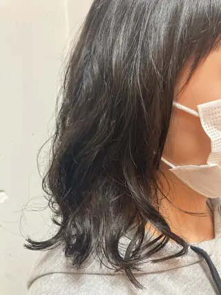 ミディアム パーマ 阪口 依美奈のヘアスタイル