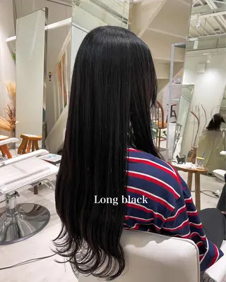 ロング カラー 峯崎 葵のヘアスタイル