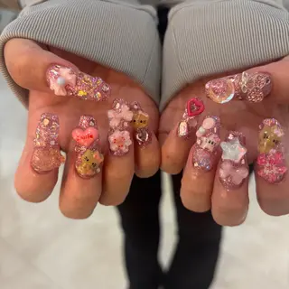 ネイル 栗田 ゆう子のネイルデザイン