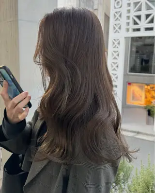 ロング カラー 山本 彩楓のヘアスタイル
