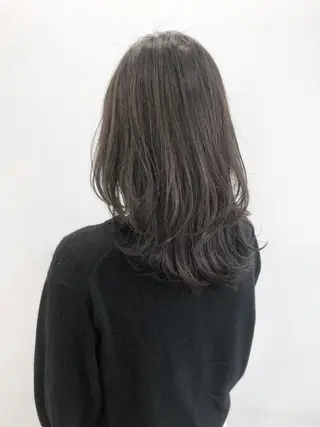 セミロング カラー 小澤 一稀のヘアスタイル