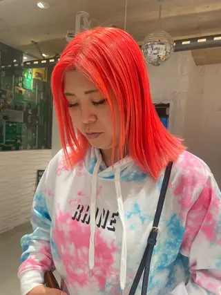 ショート カラー 艶ハイトーン👑♡ NATSUKIのヘアスタイル