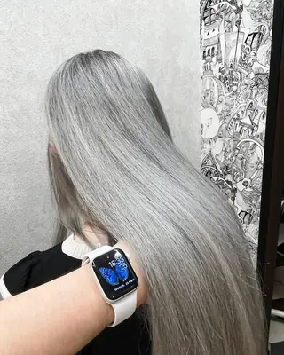 ハイトーン/ワンカラ /レイヤー/ウルフのヘアスタイル