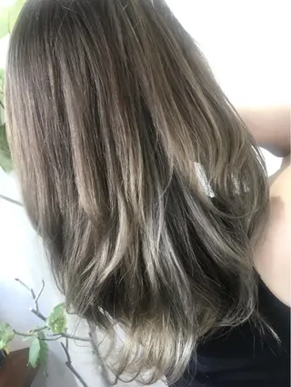 カラー ブリーチ毛縮毛矯正 👑山口のヘアスタイル