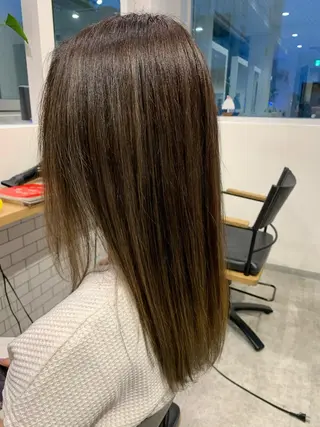 セミロング ヨシミ カズヤのヘアスタイル