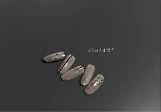 ネイル cie/42° NIJINAのネイルデザイン