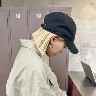 ミディアム カラー 岡本康平/ボブ /ブリーチ/レイヤーのヘアスタイル