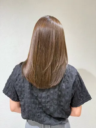 セミロング カラー 🌿透明感カラー🌿 sayu／恵比寿のヘアスタイル