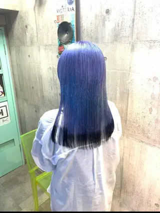 ミディアム カラー ウルフカットデザイン カラー特化アールイーのヘアスタイル