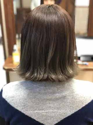 ミディアム カラー 白髪ぼかし脱白髪染め 大塚綾のヘアスタイル