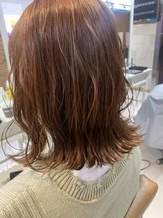 ミディアム 山下 有美のヘアスタイル