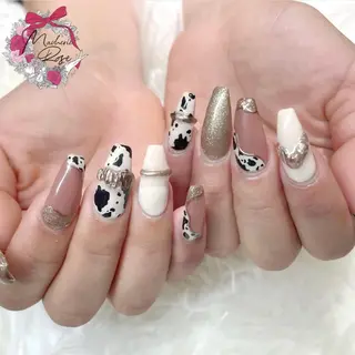ネイル マシェリローズ所属・Macherie Roseのネイルデザイン