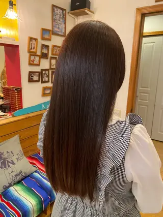 ロング 青山 airaのヘアスタイル