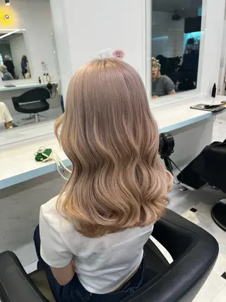 ミディアム カラー ブリーチカラー 🩵MIZUKIのヘアスタイル