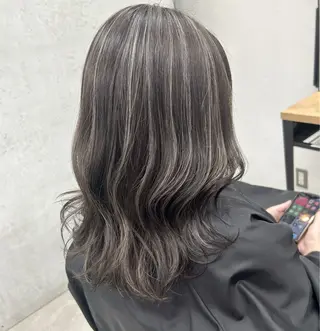 セミロング カラー RYOSUKE ハイトーンのヘアスタイル