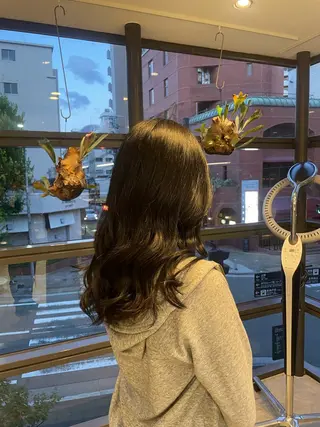 ロング カラー 頼金 愛海のヘアスタイル
