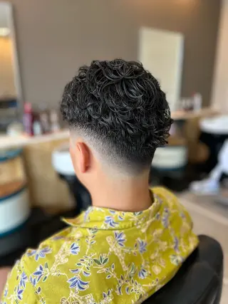 ショート パーマ メンズ THEBARBER TEN所属・伊禮 海凪のヘアスタイル