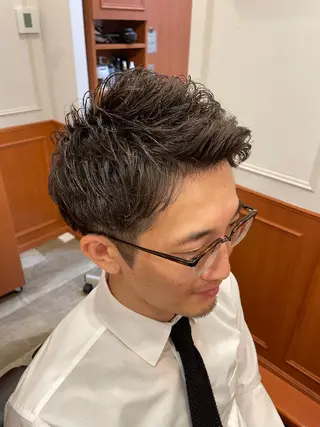 ショート パーマ メンズ 【24時まで営業✨】 吉本 成樹のヘアスタイル