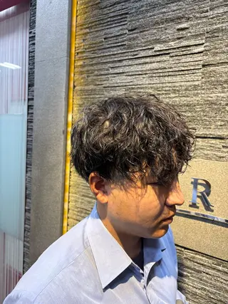 ミディアム パーマ メンズ ヒロ銀座　プレミアムバーバー目黒店所属・ほり たつみのヘアスタイル