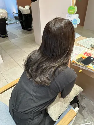 ミディアム カラー 村田 菜摘のヘアスタイル