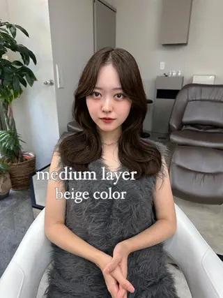 ミディアム カラー Aura所属・丸山 心 / 艶カラーのヘアスタイル