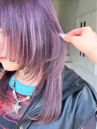 ロング カラー Ami ブリーチ/ハイトーンのヘアスタイル