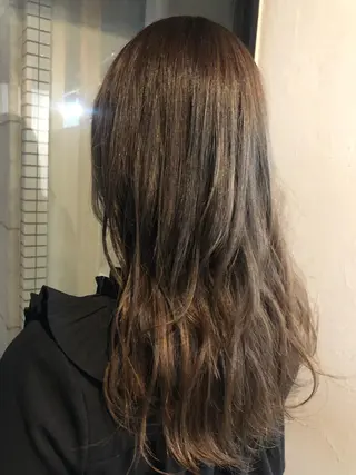 セミロング カラー 髪質改善&ブリーチ 伊勢 祐一郎のヘアスタイル