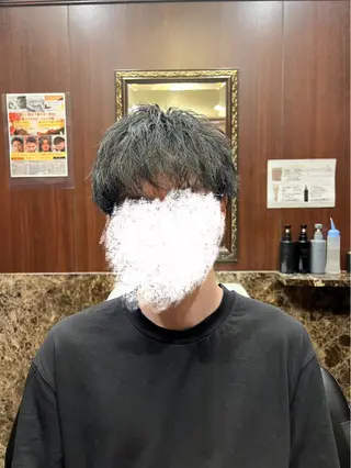 ミディアム ヒロ銀座バーバーショップ丸の内所属・秋山 琳太のヘアスタイル