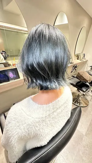 ショート カラー ヘアアレンジ MiU所属・韓国×髪質改善×美髪 縮毛矯正×レイヤーのヘアスタイル