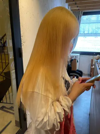 ロング カラー hisano / ハイトーン・透明感のヘアスタイル