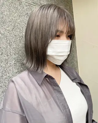 ミディアム カラー tomo🍒パーマ ハイトーン似合わせのヘアスタイル