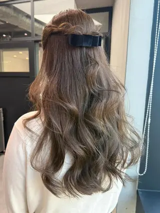 カラー セミロング ITbyALBUM 下北沢店のヘアスタイル