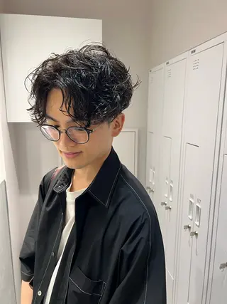 ショート パーマ メンズ 樋野 亮のヘアスタイル