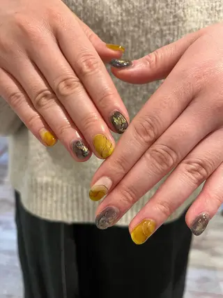 ネイル une／YUKINA 🫧大人nuanceのネイルデザイン