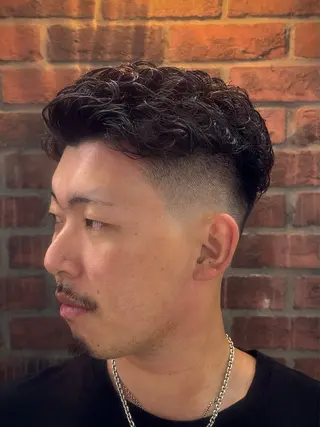 ショート パーマ ヒロ銀座八重洲日本橋店所属・吉田 一希のヘアスタイル