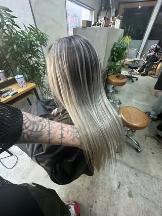 セミロング カラー AiM エイム　韓国レイヤーのヘアスタイル