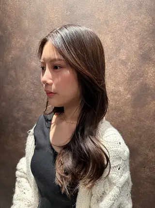 ロング 齊藤政太 顔周り カット 透明感カラーのヘアスタイル