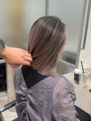 ミディアム カラー ハイライト、レイヤー カット/西梅田/中西のヘアスタイル