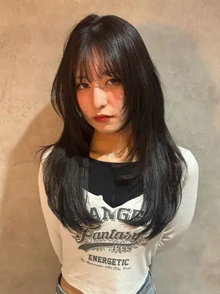 ロング 斎藤 まゆのヘアスタイル