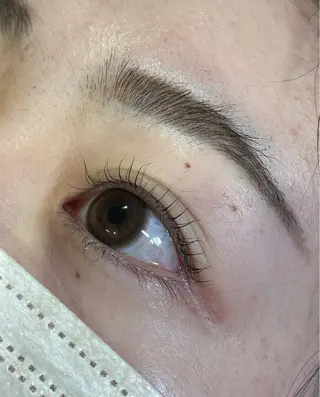 マツエク・マツパ cure所属・井上 真里奈のヘアスタイル