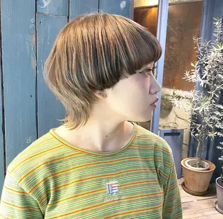 ショート カラー ブリーチ、パーマ 西部笑のヘアスタイル